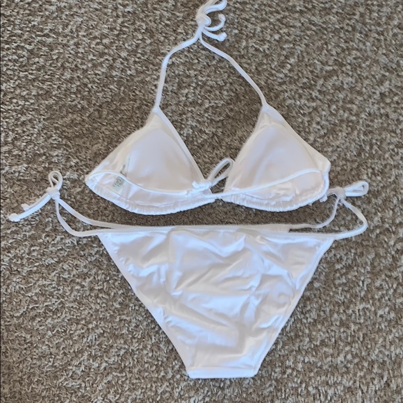 Bikini - Picture 2 of 2